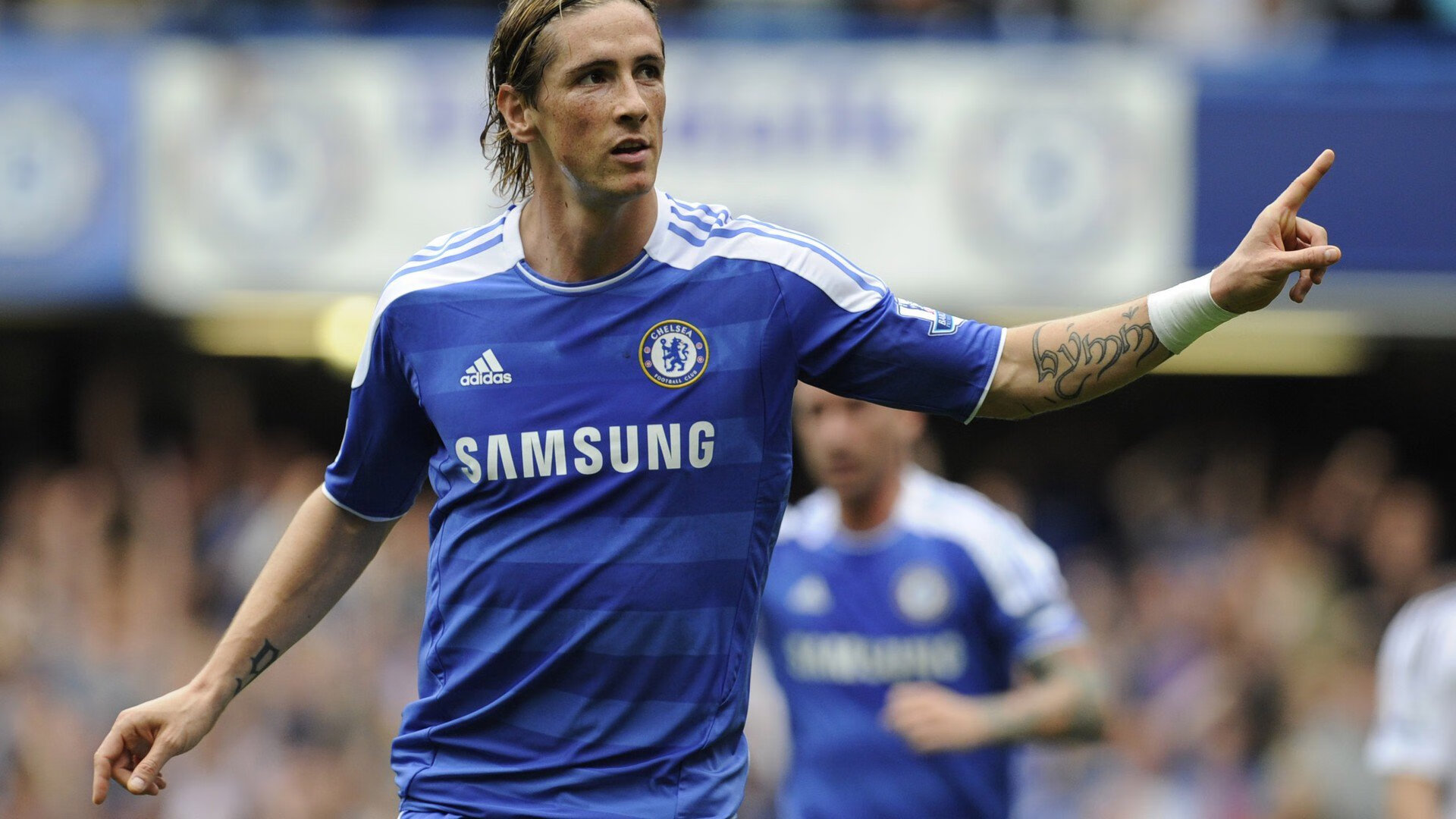 电竞世界杯震撼落幕，中国战队斩获双冠，全球观众破纪录